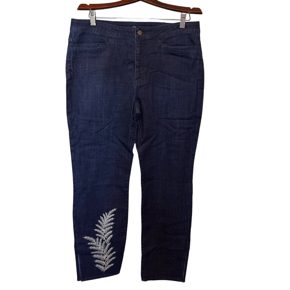 NWT‎ Dennis Basso Dark Blue Denim Jeans with Embroidered Detail Size 14